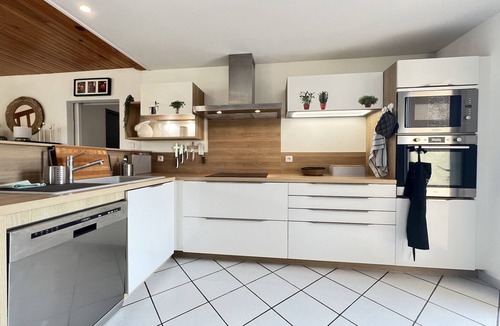 Frouzins House | 4-bedroom apartment in Frouzins