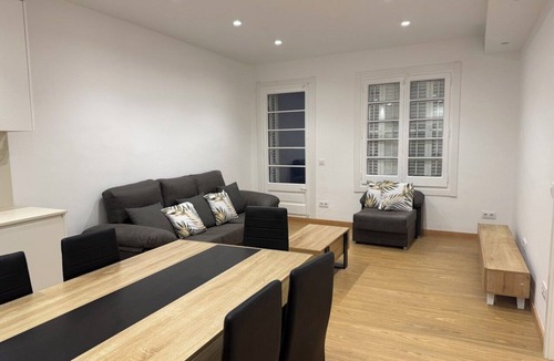 La Ribera Apartment | 4-bedroom apartment with AC in vibrant Barcelona