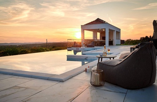 Skradin House | 4 bedroom awesome home in Dubravice