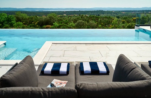 Skradin House | 4 bedroom awesome home in Dubravice