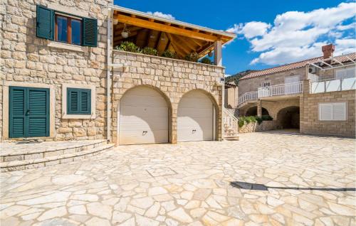 Banici House | 4 Bedroom Awesome Home In Banici