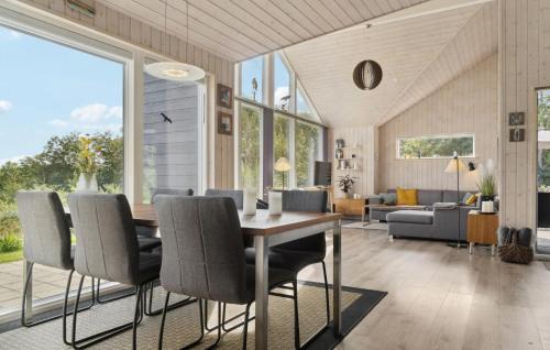Femmøller House | 4 Bedroom Awesome Home In Ebeltoft