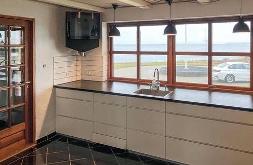 Vinderup House | 4 bedroom beach front home in Vinderup
