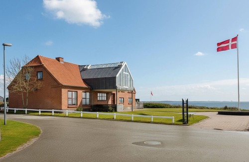 Vinderup House | 4 bedroom beach front home in Vinderup