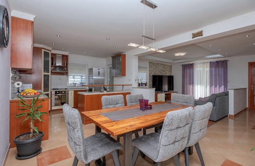 Lokvicici House | 4 bedroom beautiful home in Lokvicici