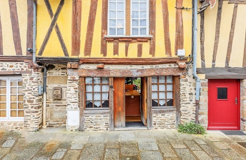 Montaubert - Rille - Saint-Sulpice House | 4 bedroom beautiful home in Fougères