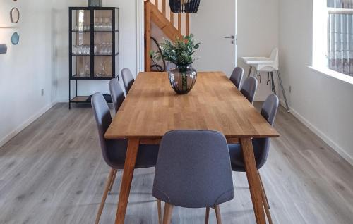 Gatten House | 4 Bedroom Beautiful Home In Farsø