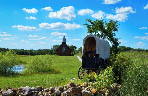 Martinsville Cabin | 4-bedroom cabin in peaceful Albany, MO. Amazing views and relaxing environment.