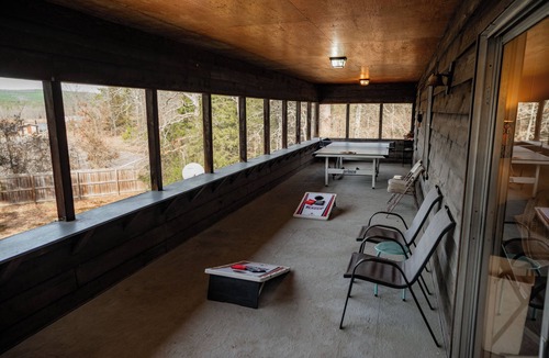 Greers Ferry Cabin | 4-bedroom cabin in beautiful Greers Ferry with Lake View