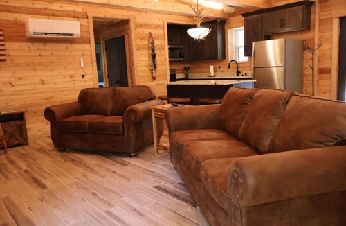 Imperial Cabin | 4 Bedroom Cabin Retreat