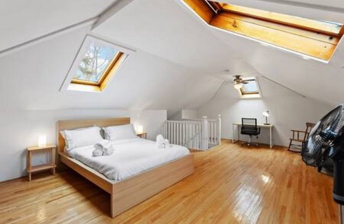 Port Credit House | 4 Bedroom Charm in Port Credit