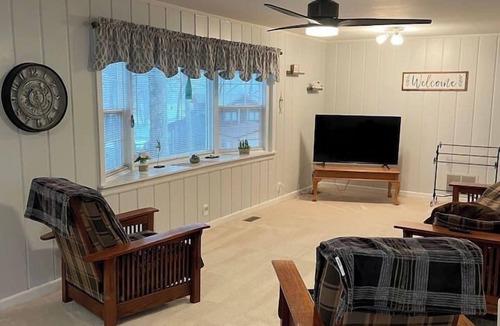Versailles Cottage | 4 Bedroom Comfortable Cottage