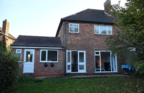 Barnt Green House | 4 bedroom cosy home in solihull