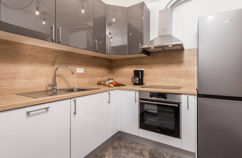 Pobri Apartment | 4 bedroom cozy apartment in Pobri