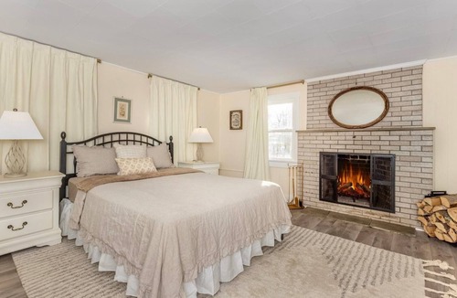 Wallkill Other | 4-bedroom Cozy farmhouse with fireplace and sunroom