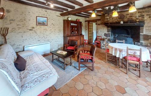 Mont-Saint-Jean House | 4 Bedroom Cozy Home In Mont-Saint-Jean