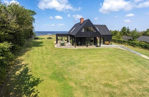 Fur House | 4 bedroom cozy home in Fur