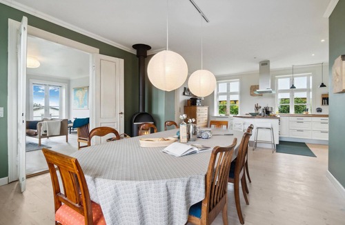 Hasle House | 4 bedroom cozy home in Hasle
