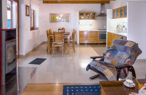 Mravince House | 4 bedroom cozy home in Mravinci