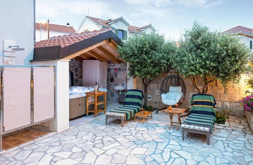 Mravince House | 4 bedroom cozy home in Mravinci