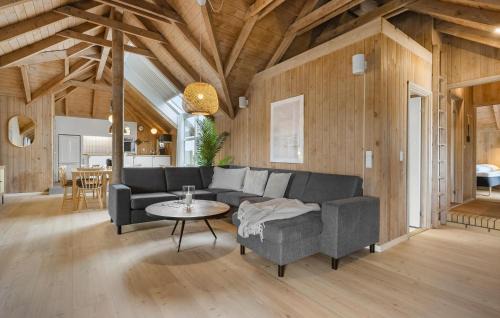 Haurvig House | 4 Bedroom Cozy Home In Hvide Sande