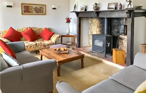 Monfaucon House | 4 Bedroom Cozy Home In Monfaucon