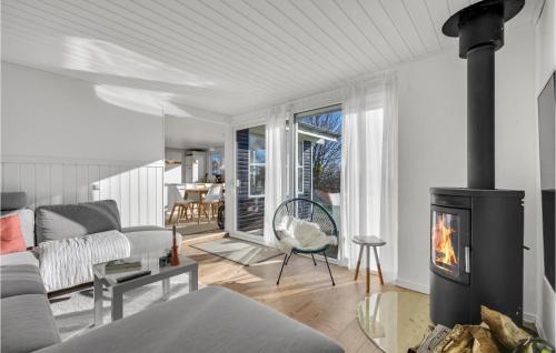 Saksild Strand House | 4 Bedroom Cozy Home In Odder