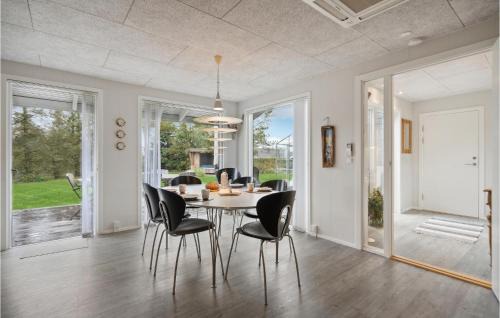 Skjern House | 4 Bedroom Cozy Home In Skjern