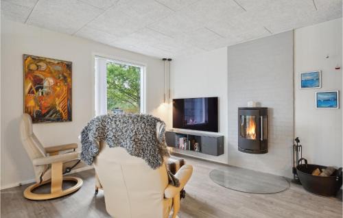 Skjern House | 4 Bedroom Cozy Home In Skjern