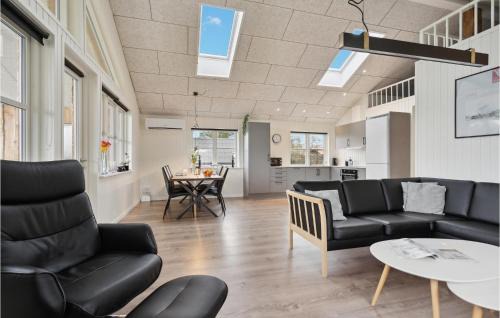 Skjern House | 4 Bedroom Cozy Home In Skjern