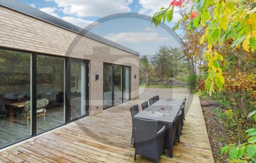 Thyholm House | 4 Bedroom Cozy Home In Thyholm