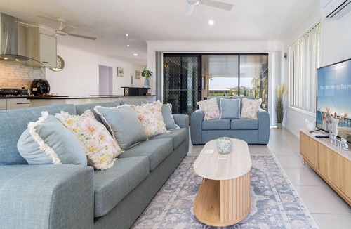 Eli Waters House | 4-Bedroom Endeavour Poolside Escape