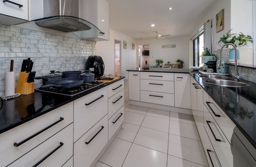 Eli Waters House | 4-Bedroom Endeavour Poolside Escape