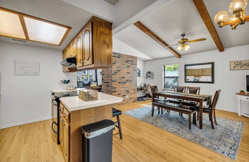 Broken Arrow House | 4 Bedroom Family-Friendly Retreat w/Yard