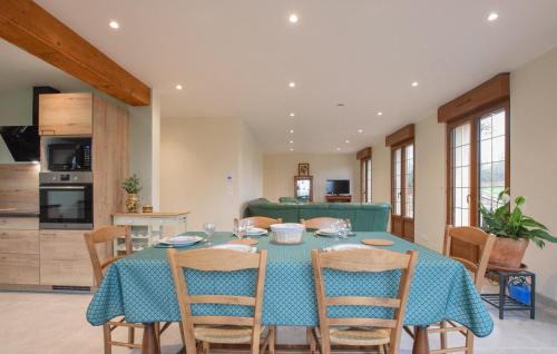Saint-Julien-de-Mailloc House | 4 Bedroom Cozy Home In Valorbiquet