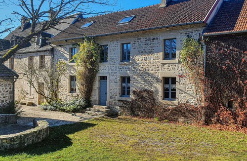 Saint-Marc-a-Loubaud House | 4 bedroom accommodation in Saint-Marc-à-Loubaud