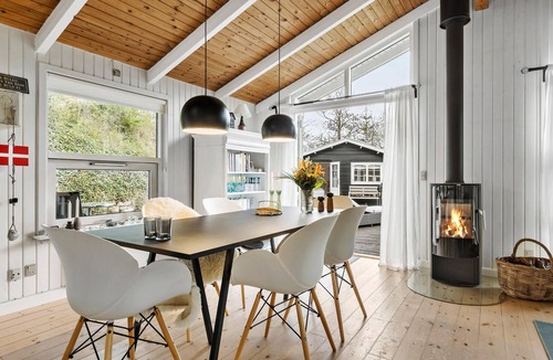 Lyngsbæk Strand House | 4 bedroom gorgeous home in Ebeltoft
