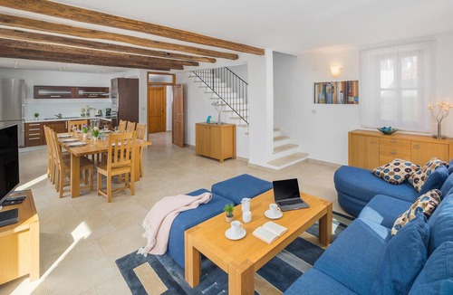 Baredine House | 4 bedroom gorgeous home in Baredine