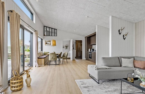 Grønninghoved Strand House | 4 bedroom gorgeous home in Sjølund