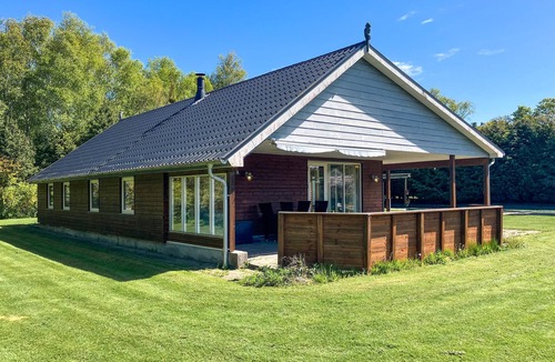 Hvalpsund House | 4 bedroom gorgeous home in Farsø