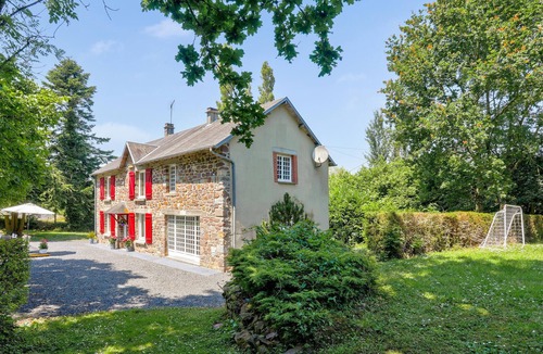 Dangy House | 4 bedroom gorgeous home in Dangy