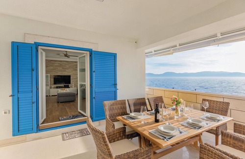 Brist House | 4 bedroom gorgeous home in Brist