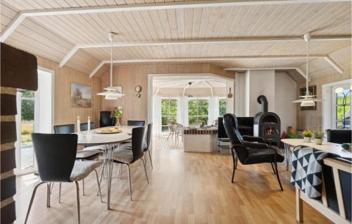 Rømø Kirkeby House | 4 Bedroom Gorgeous Home In Rømø