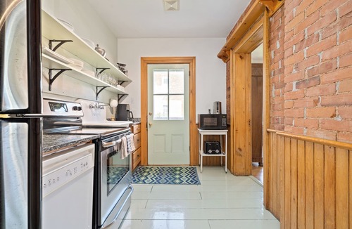Prince Edward House | 4 Bedroom Historic Home | Picton