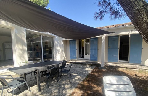 La Tranche-sur-Mer House | 4-bedroom house with WIFI and pets allowed 200m from the beach