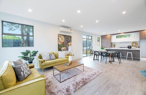 Epsom House | 4 Bedroom Holiday Home Epsom