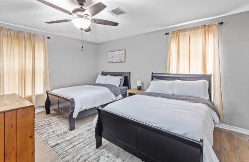 Carlyss House | 4 Bedroom Home in Sulphur La