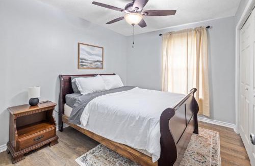 Carlyss House | 4 Bedroom Home in Sulphur La