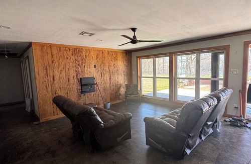 Start House | 4 bedroom home on private 4 acres-10 MILES FROM META