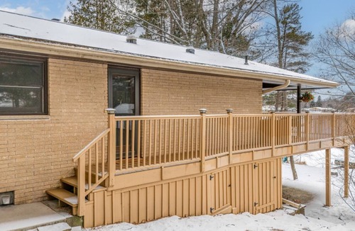 Iron Mountain House | 4-Bedroom Home on Moon Lake